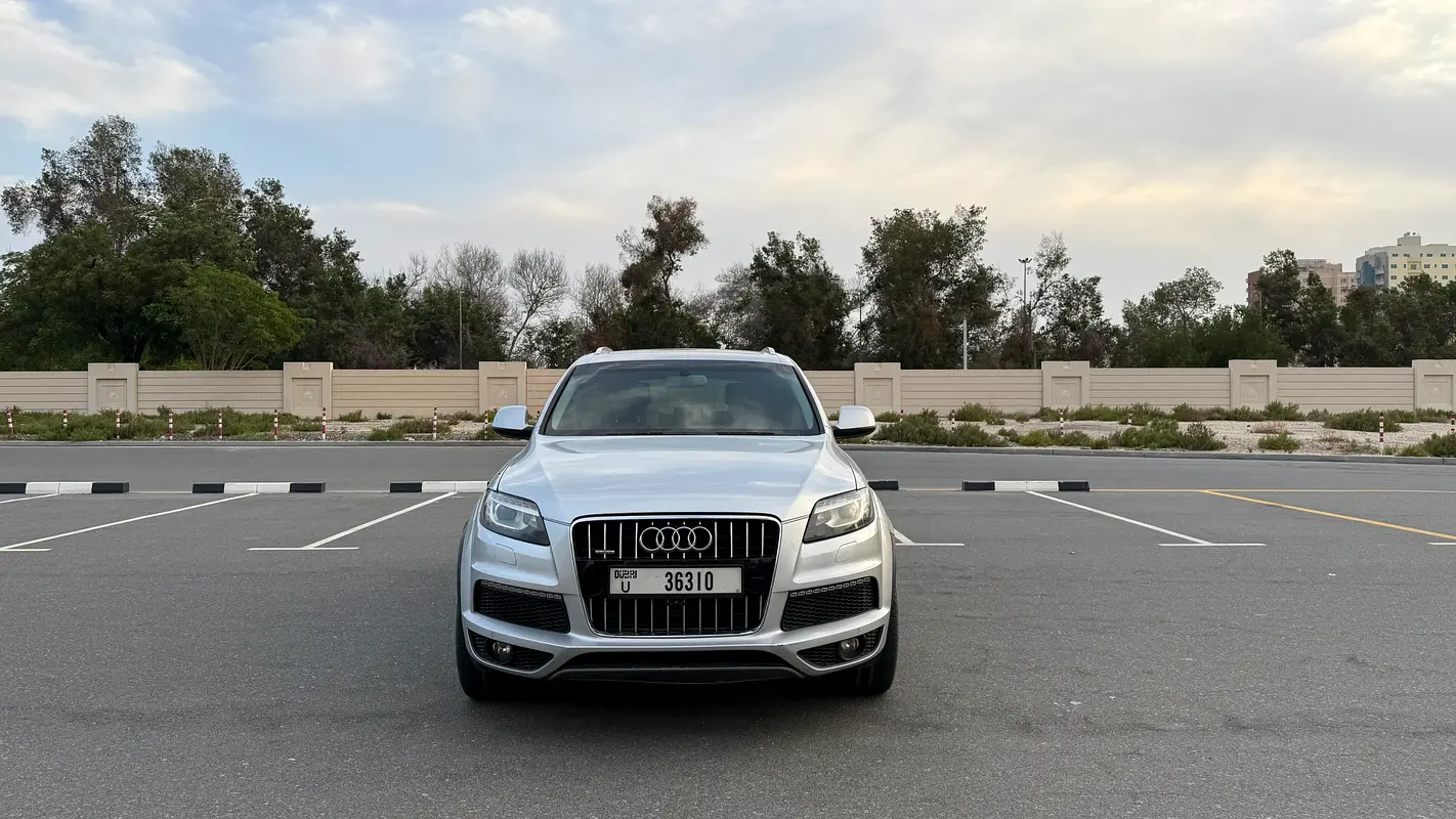 Audi Q7 2015 — photo 1 of 9