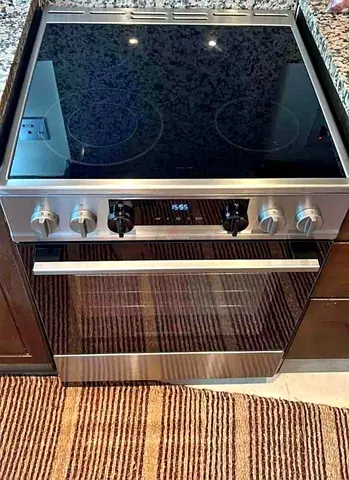 Used Stainless Steel Electric Range with Ceramic Hob and Oven - excellent Condition