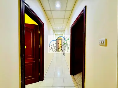 single storey semi independent private entrance 3 Bedrooms villa /4 Bath /separate living/dinning/