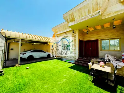 single storey semi independent private entrance 3 Bedrooms villa /4 Bath /separate living/dinning/ laundry/4 parking/ TV lounge/Kitchen rent in mirdif