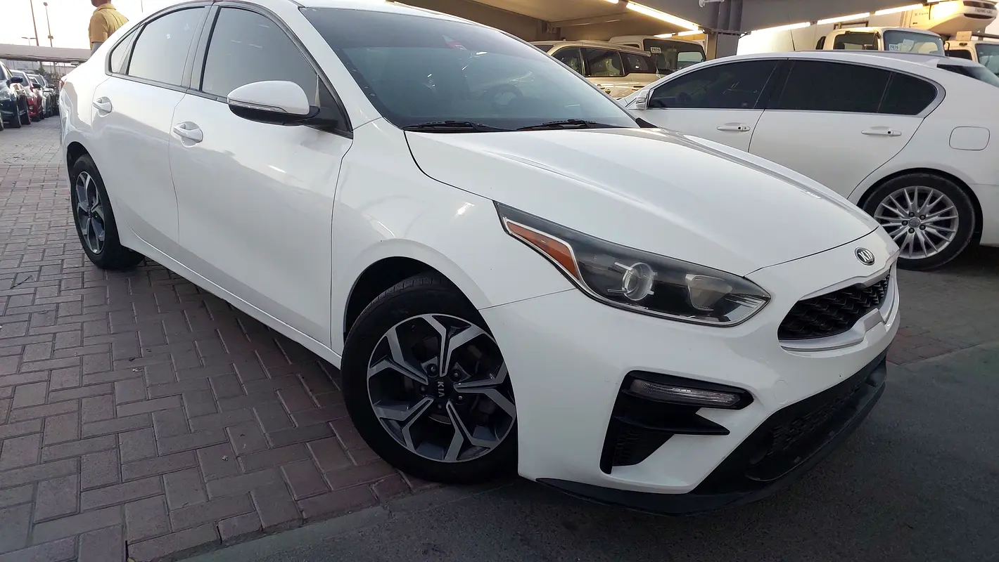 Kia Forte 2020 — photo 1 of 20