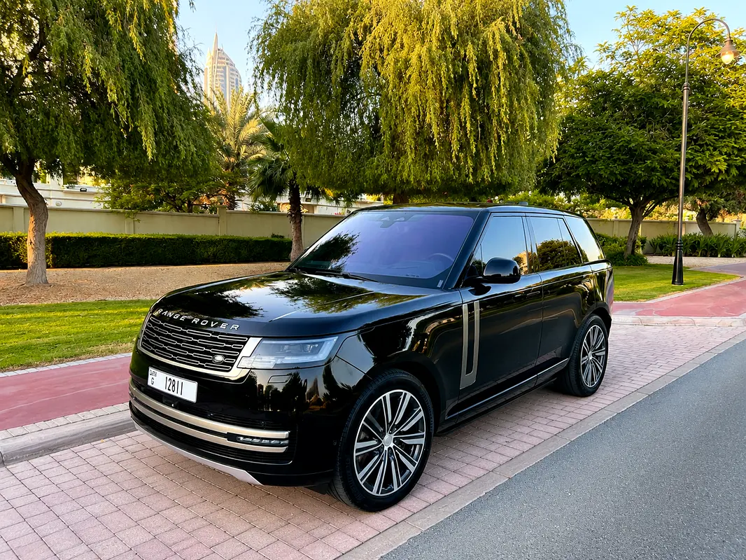 Land Rover Range Rover 2023 — photo 1 of 20