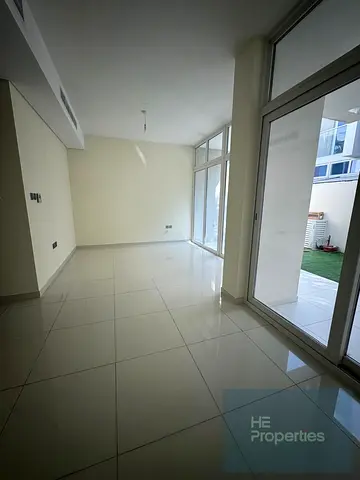 3 Bedroom | Middle Unit | Vacant | B2B