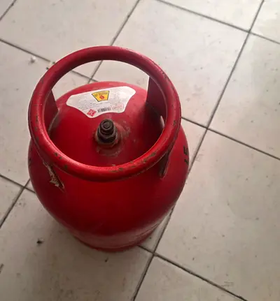 DUBAI GAS CLYNDER 15KG FOR SALE