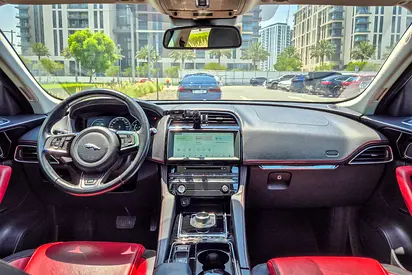 صورة مصغرة 9 لـ 2018 Jaguar F-PACE