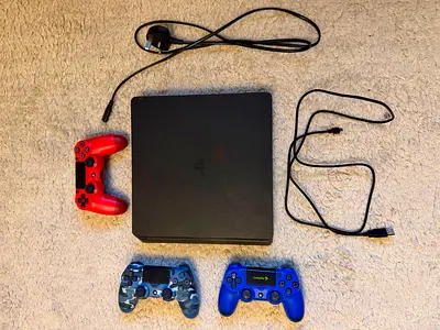 PS4 SLIM 500GB with 3 controllers