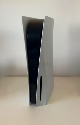 Gaming console