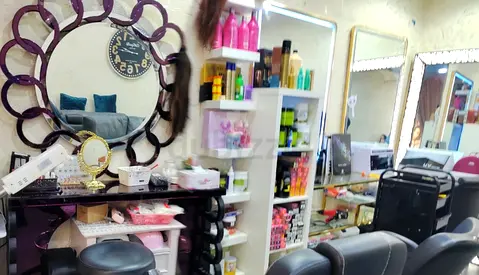Salon Styling Station with Mirror and Storage Shelves
