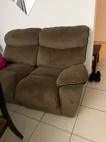 5 seater sofa with tea table