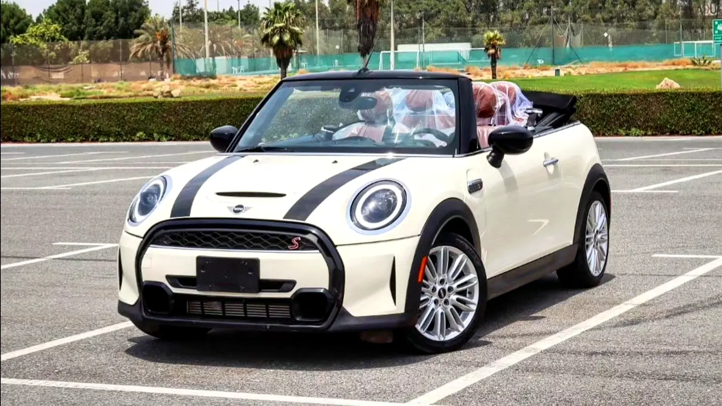 MINI Cooper 2022 — photo 1 of 15