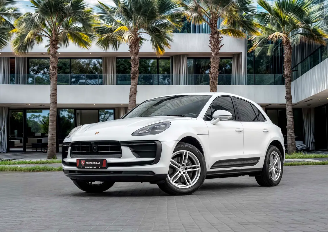 Porsche Macan 2023 — photo 1 of 14