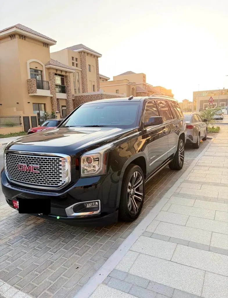 GMC Yukon 2017 — photo 1 of 9