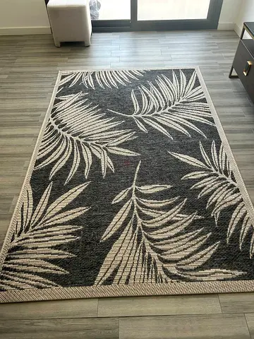 Dark Grey Rug with White Palm Leaf Pattern - Good Condition
