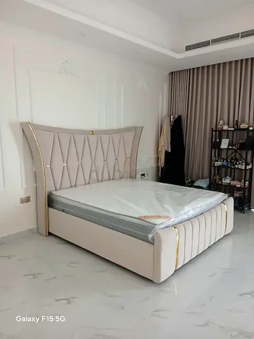 Modern King Size Bed – High Quality with Mattress
