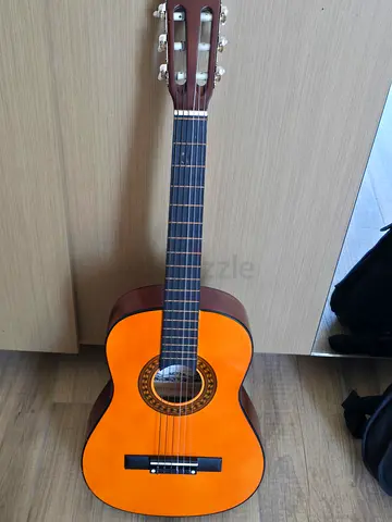 Pearl river Classical Acoustic Guitar - Good Condition