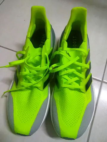 Adidas Brand New Bright Neon Green Mens Running Shoes - Size UK 12