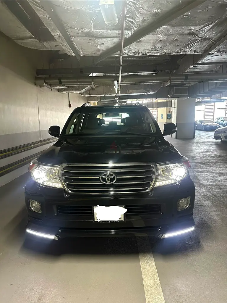 Used Toyota Land Cruiser Under 175000 km for Sale in Dubai