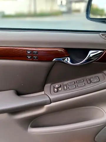 2002 Cadillac DTS/DE VILLE photo 13