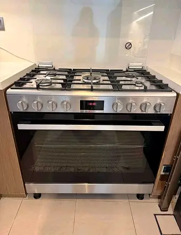 Bosch brand new condition neat and clean gas cooker 90cm