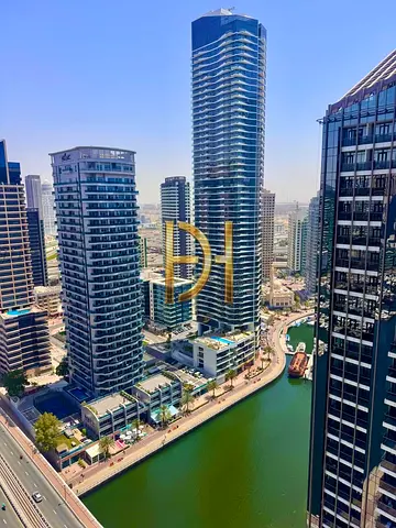 Dubai marina , unfurnished 2 bedroom with balcony, 4 cheques marina view