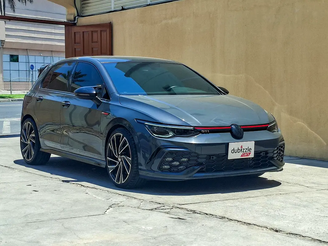 Volkswagen Golf 2023 — photo 1 of 14