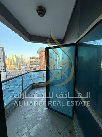 80,000 درهم | 3 غرف + صالة + غرفة خادمة ماستر في التعاون | صالة منفصلة + 2 بلكونة | خزائن بالحائط | 4 حمامات | قريب من مركز أطباء العرب | تكييف + بارك