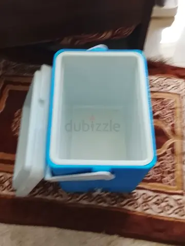 Portable blue ice cooler box - good condition