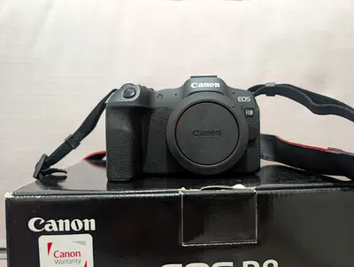 Canon R8