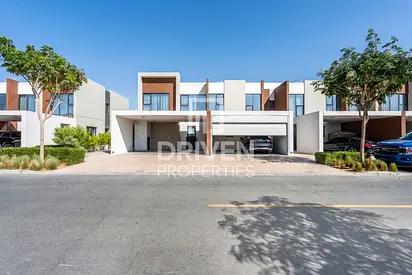 Great Location | Park View | Elegant Townhouse