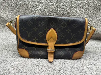 Pre-owned Louis Vuitton Monogram Small Shoulder Bag with Vachetta Trim