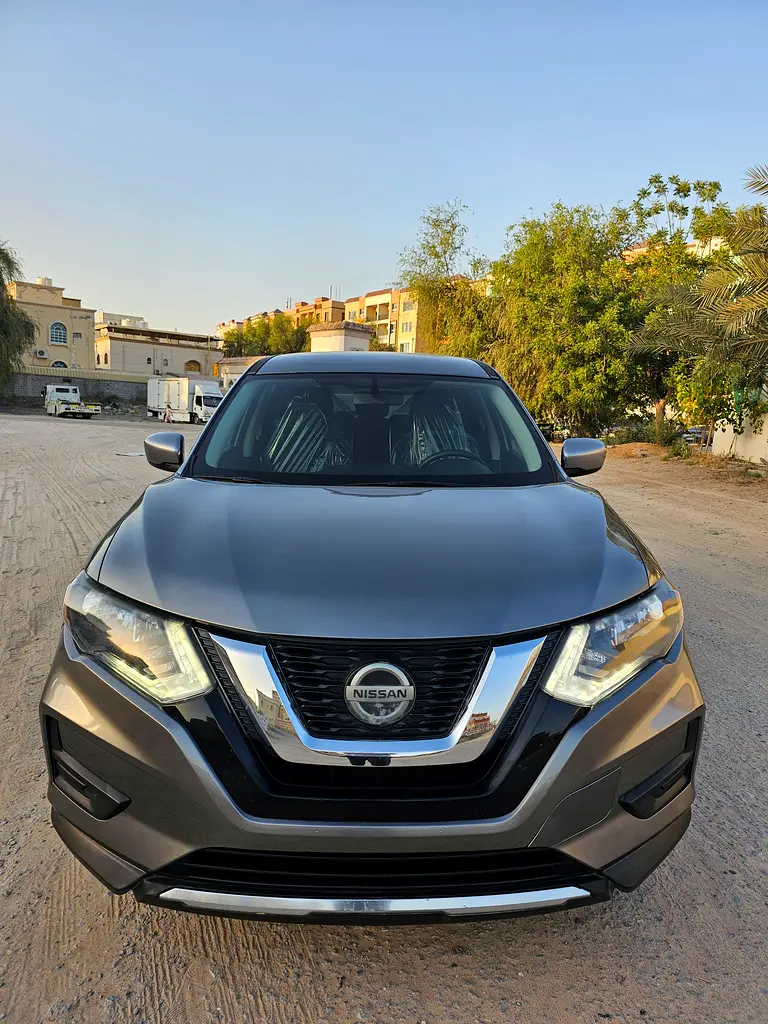 Nissan Rogue 2018 — photo 1 of 18