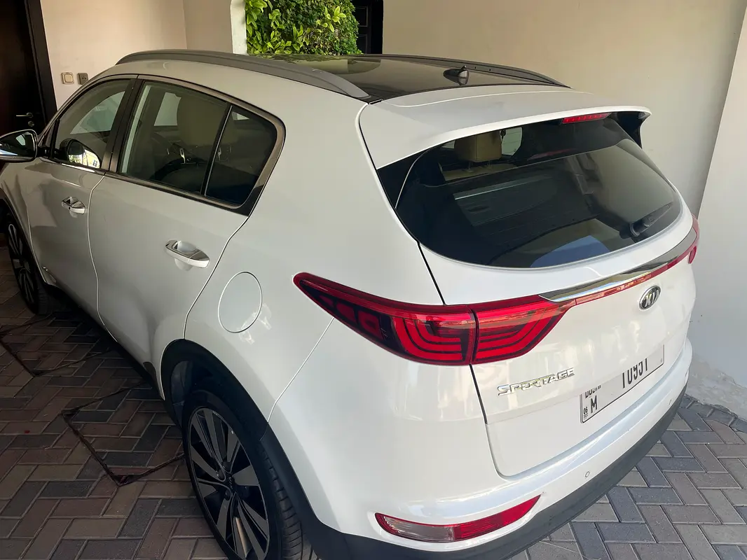 Kia Sportage 2017 — photo 1 of 16