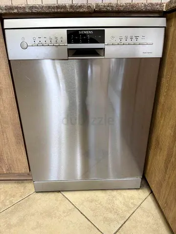 Siemens stainless steel freestanding dishwasher - good condition