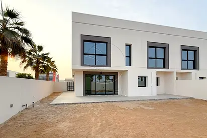 Single Row | Duplex 4BR Villa 4XS | Corner Unit