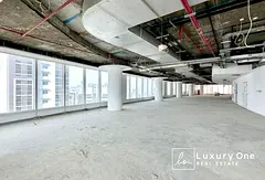 CAT A | HALF FLOOR | 15 PARKINGS | NEAR METRO