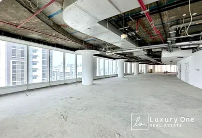 CAT A | HALF FLOOR | 15 PARKINGS | NEAR METRO