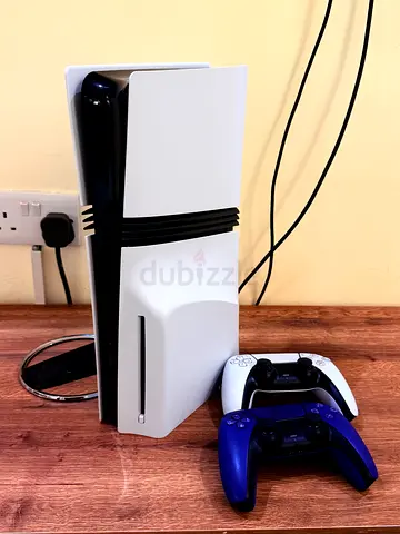 PS5 pro 2tb with disk+controllers / non negotiable