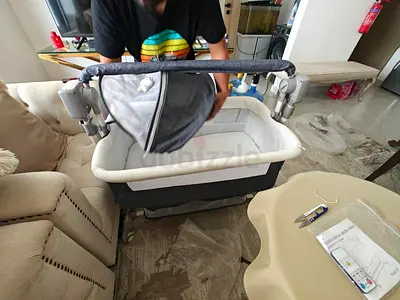 Electric Baby Bassinet / Cradle in Good Condition