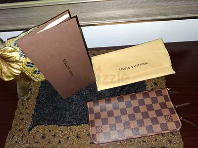 Louis Vuitton Damier Ebene Zippy Wallet with Box  Dust Bag and receipt.
