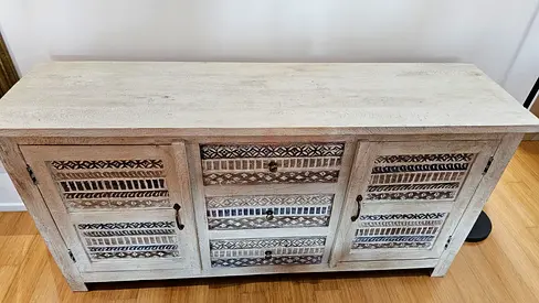 Buffet, white washed rustic