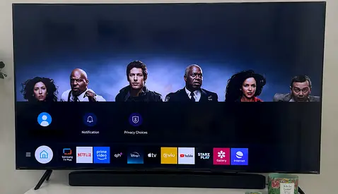 Samsung 65 Smart TV + Soundbar – Excellent Condition