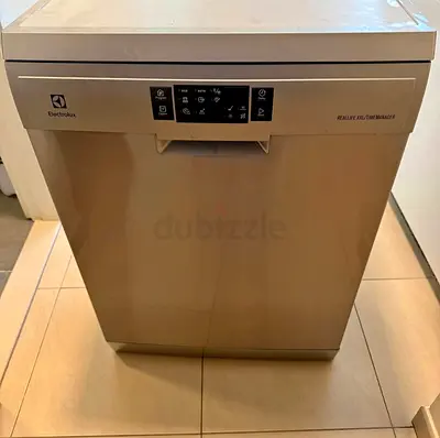 .Electrolux UltimateCare 15 Place Settings Three Rack Dishwasher