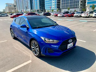 Experience the unique 3-door design of this sporty 2019 Hyundai Veloster GLS. This GCC spec vehicle