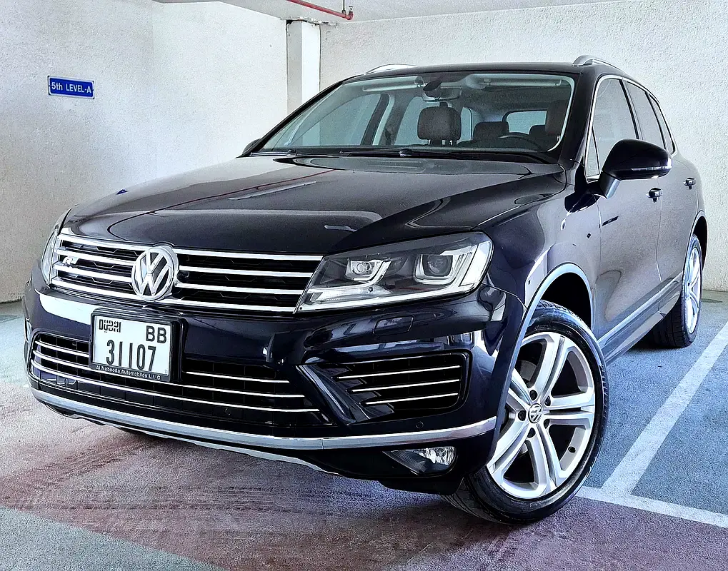 Volkswagen Touareg 2018 — photo 1 of 20
