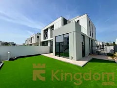 SPACIOUS CORNER UNIT | LANDSCAPED | GREAT LOCATION