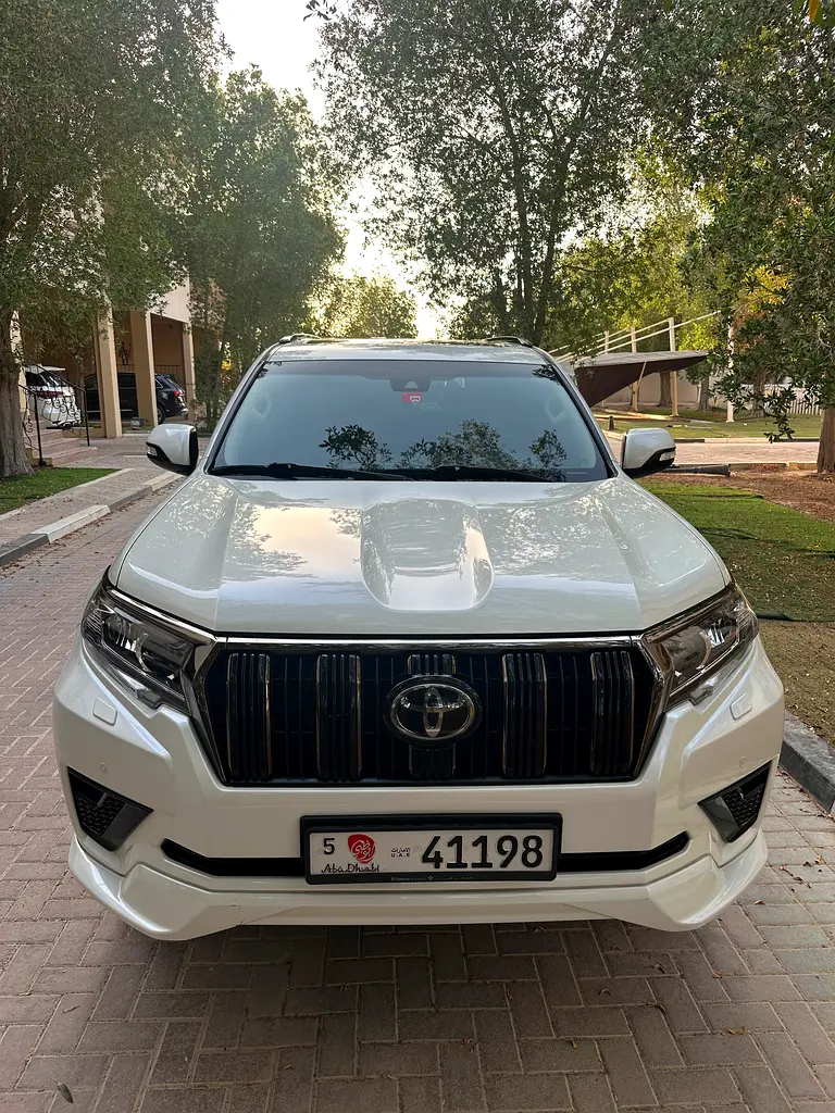Toyota Prado 2022 — photo 1 of 18