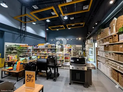 Premium Ready Move-In Commercial Shop for Lease