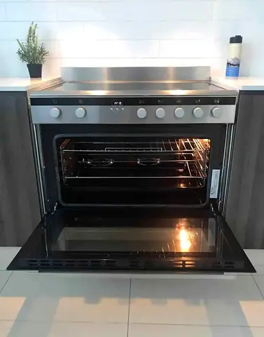 .Siemens Brand 5 Rings Full Electric Ceramic Cooker Range Size 90cm