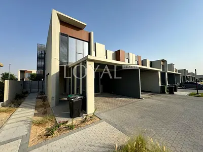 True Corner Unit | Single Row | Well Maintained