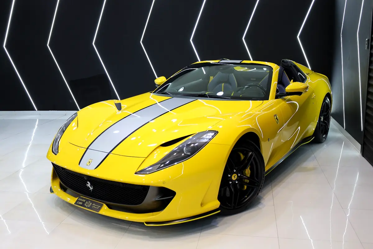 Ferrari 812 2023 — photo 1 of 18